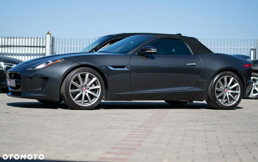 Jaguar F-Type R-Dynamic - 27