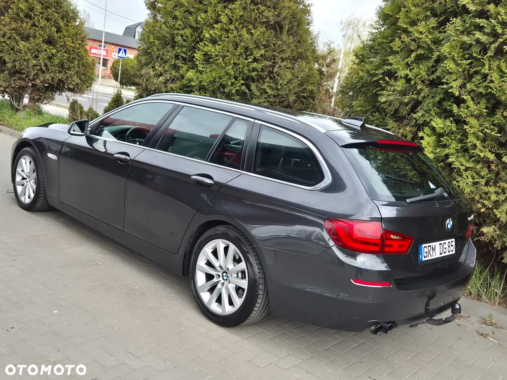 BMW Seria 5 520i - 11