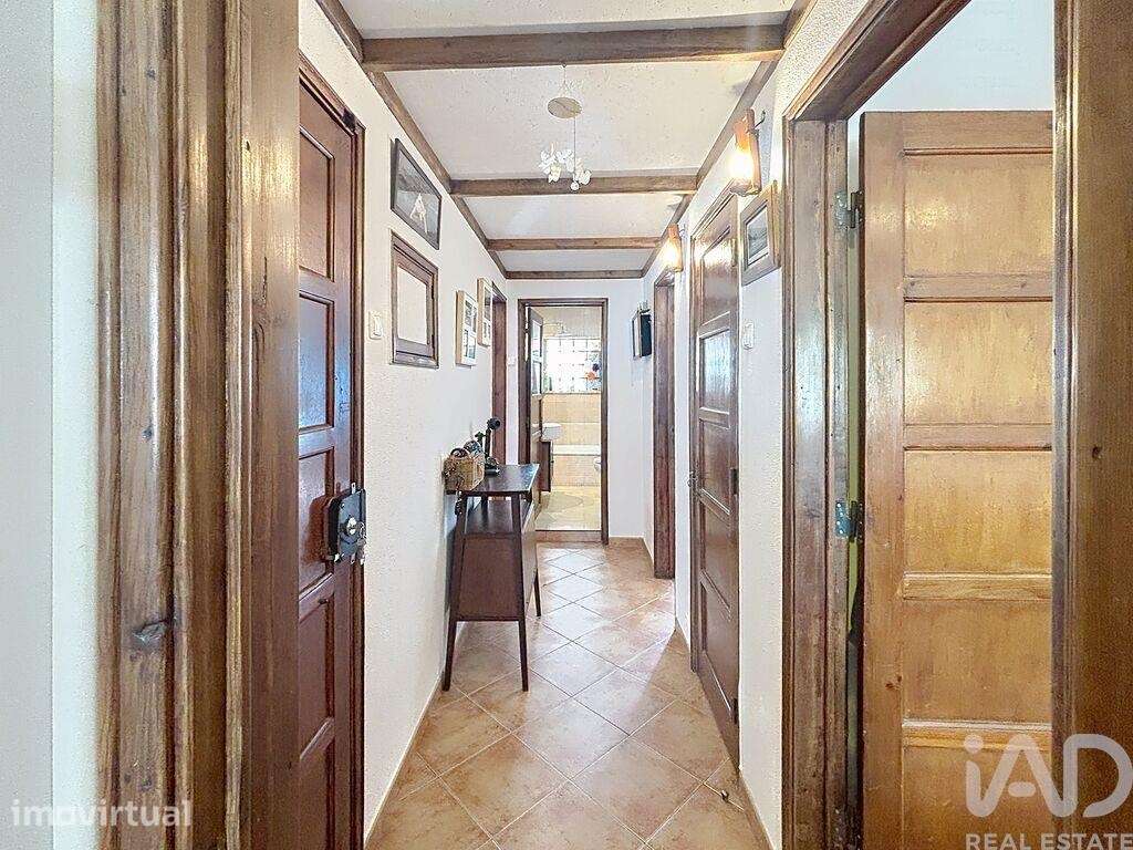 Apartamento T2 em Laranjeiro e Feijó de 63 m2 - Grande imagem: 2/25