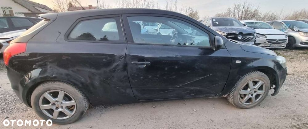 Kia Ceed - 13