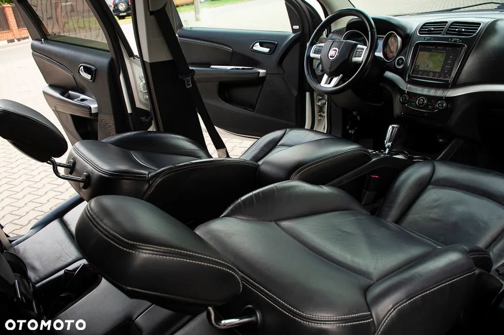 Fiat Freemont 2.0 Multijet Black Code AWD - 38