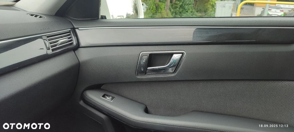 Mercedes-Benz Klasa E 220 CDI DPF BlueEFFICIENCY Automatik Avantgarde - 33