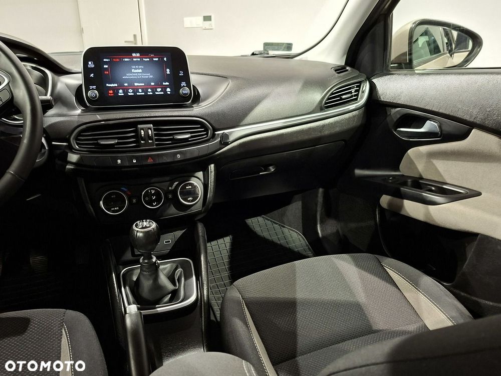Fiat Tipo 1.4 T-Jet 16v Lounge - 18