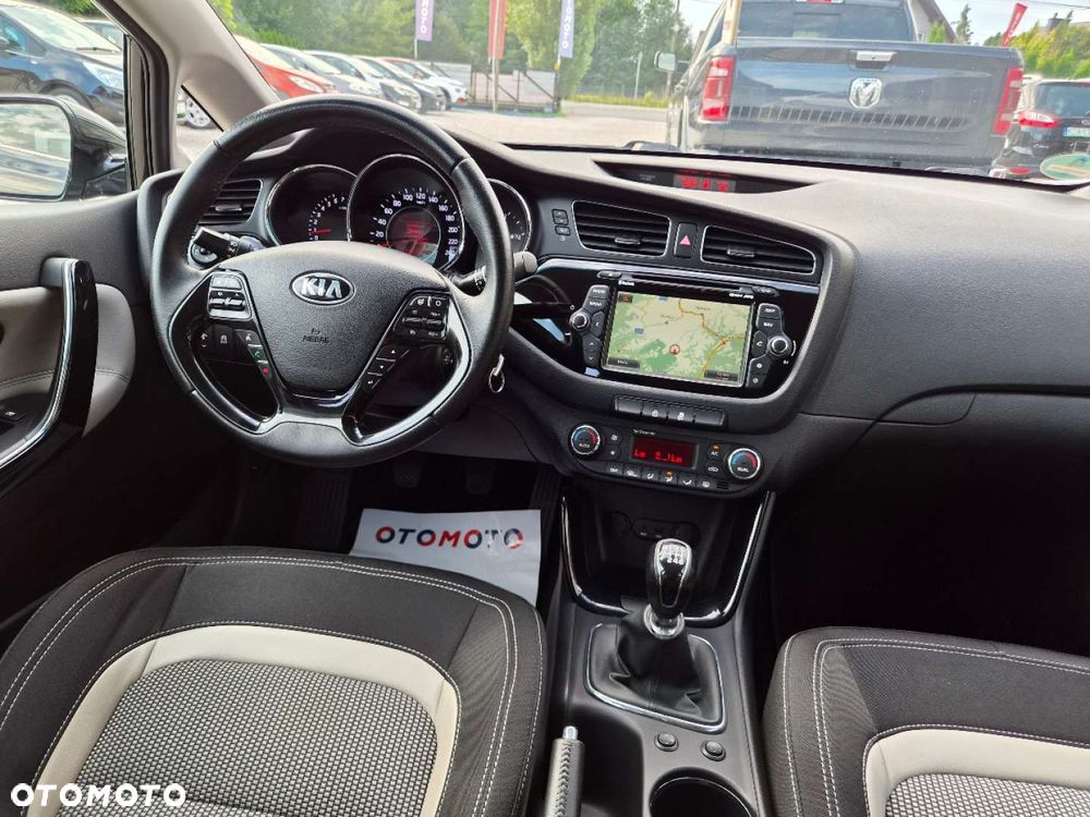 Kia Ceed - 9