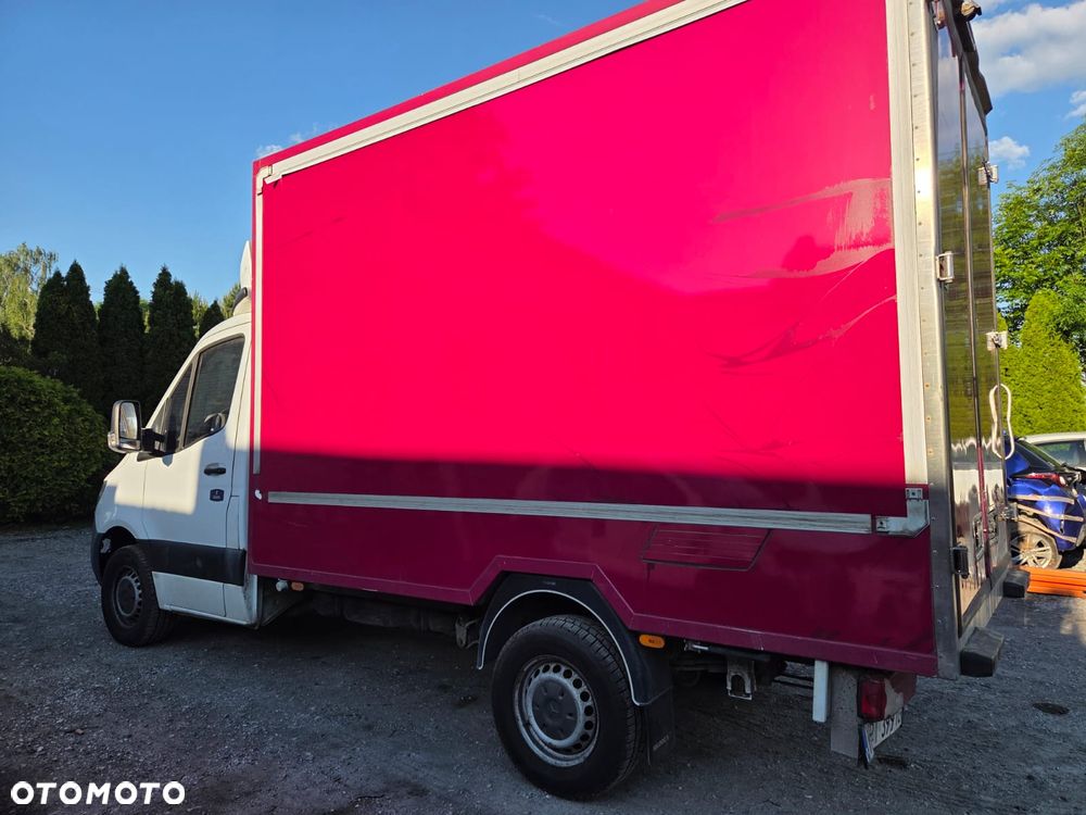 Mercedes-Benz Sprinter - 12