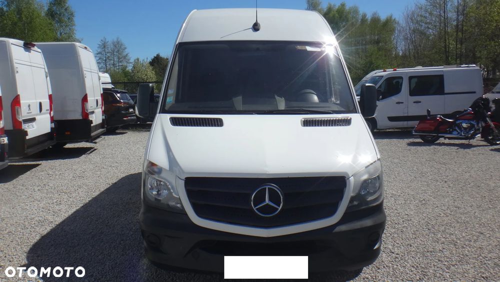 Mercedes-Benz Sprinter - 2