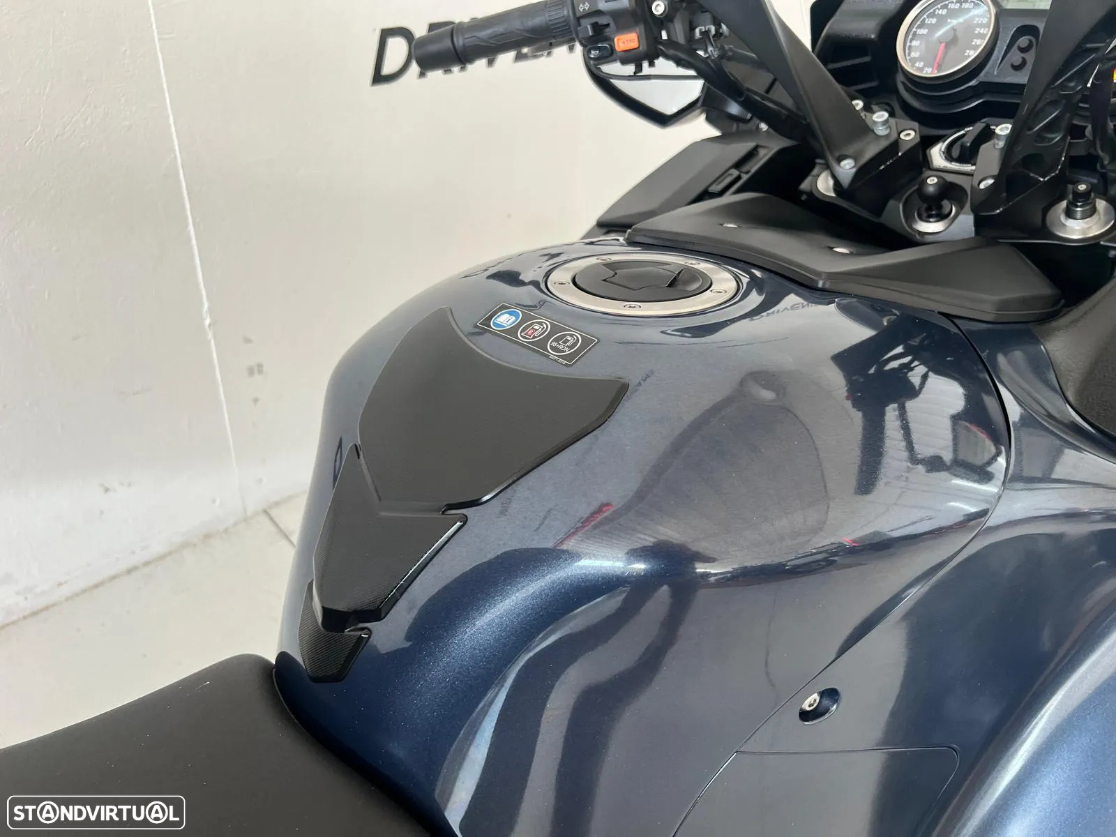 Kawasaki GTR 1400 - 11