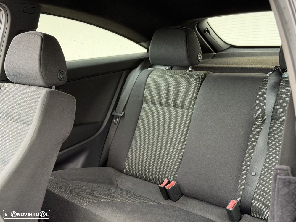 Opel Astra GTC 1.7 CDTI - 23