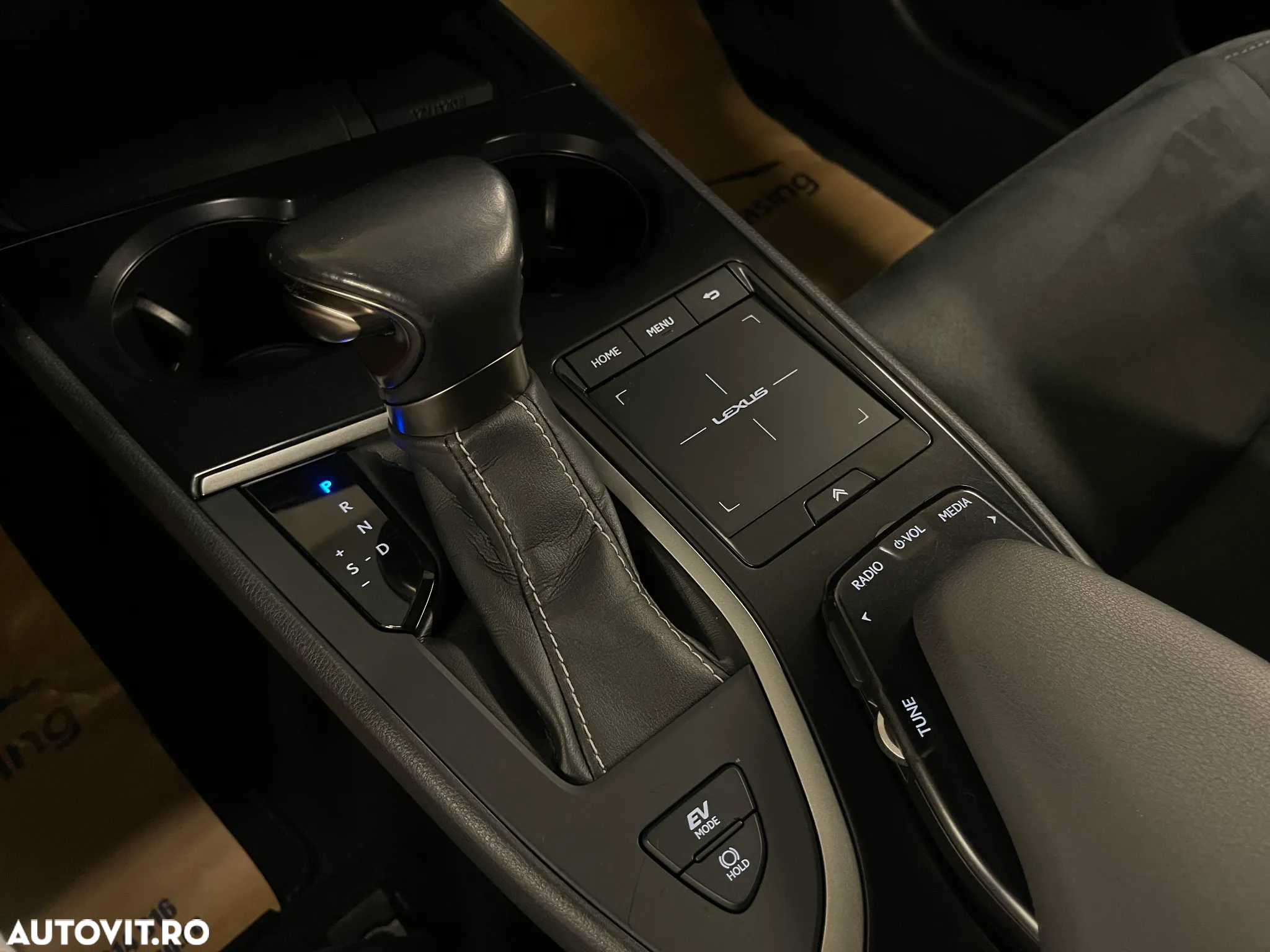Lexus UX - 22