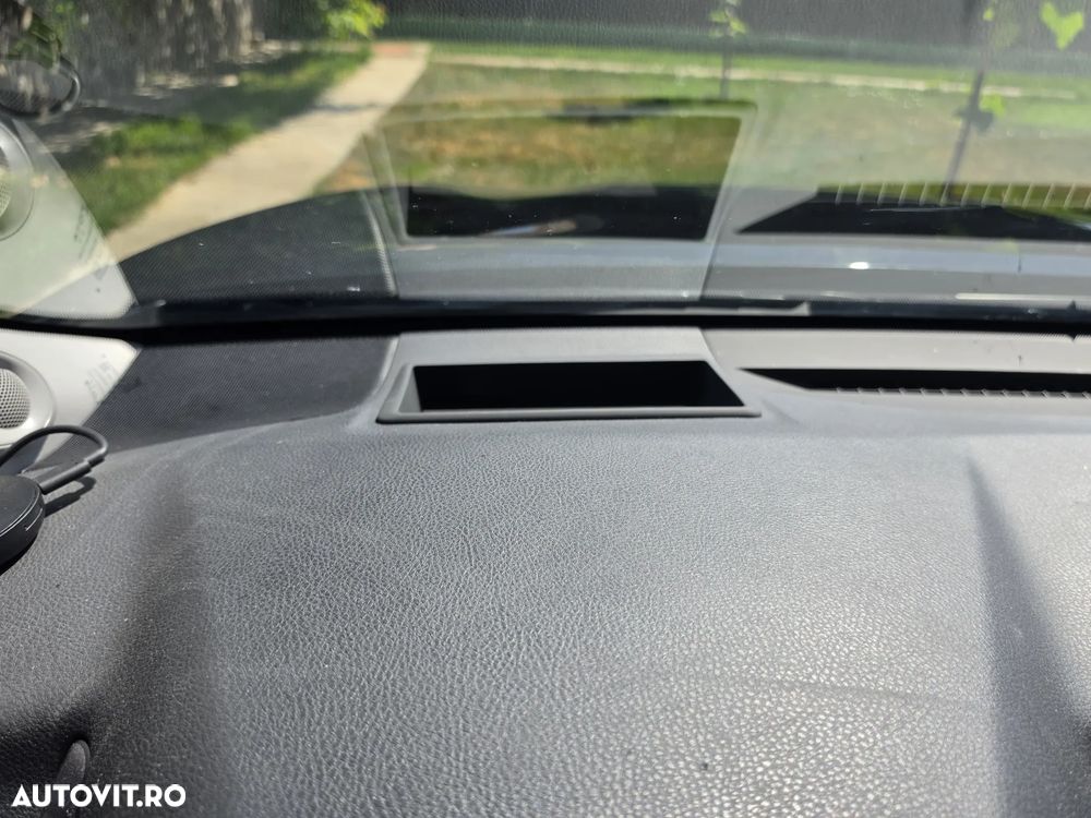 Toyota Camry 2.5 Exclusive - 26