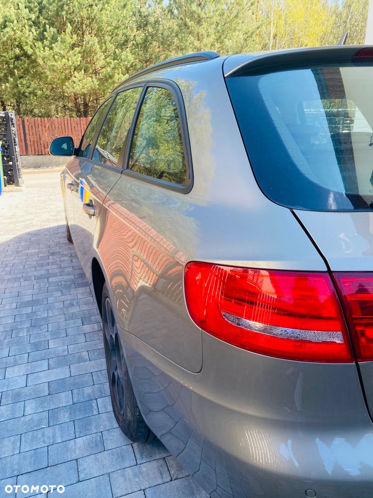 Audi A4 Avant 2.0 TDI DPF Ambiente - 12