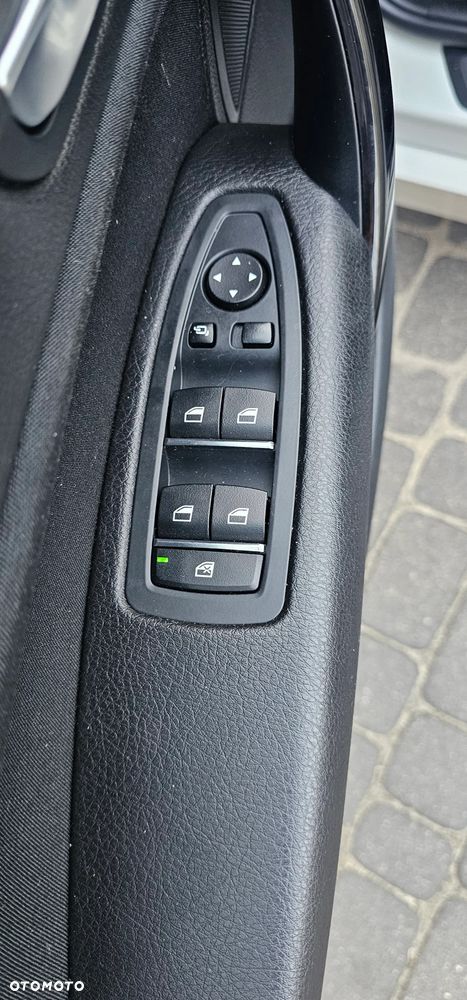 BMW Seria 1 116d Sport Line - 32