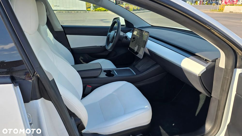 Tesla Model 3 Long Range AWD - 6