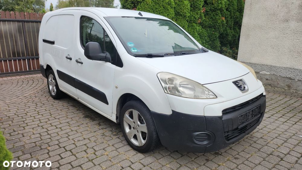 Peugeot Partner 2010 photo 2