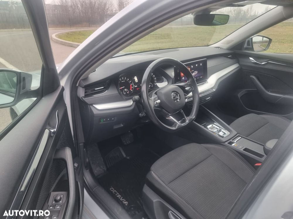 Skoda Octavia Combi Diesel 2.0 TDI DSG Ambition - 4