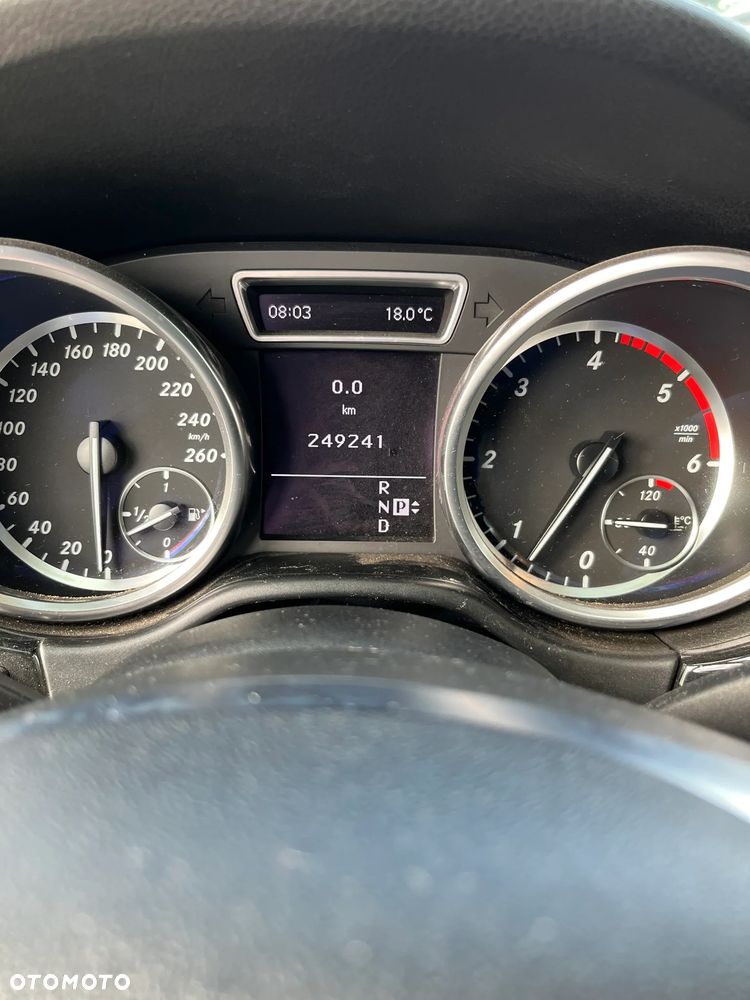 Mercedes-Benz ML - 27