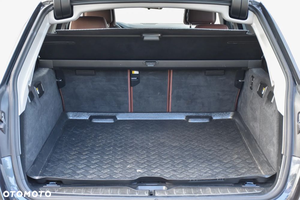 BMW Seria 5 525d Touring Sport-Aut Luxury Line - 37