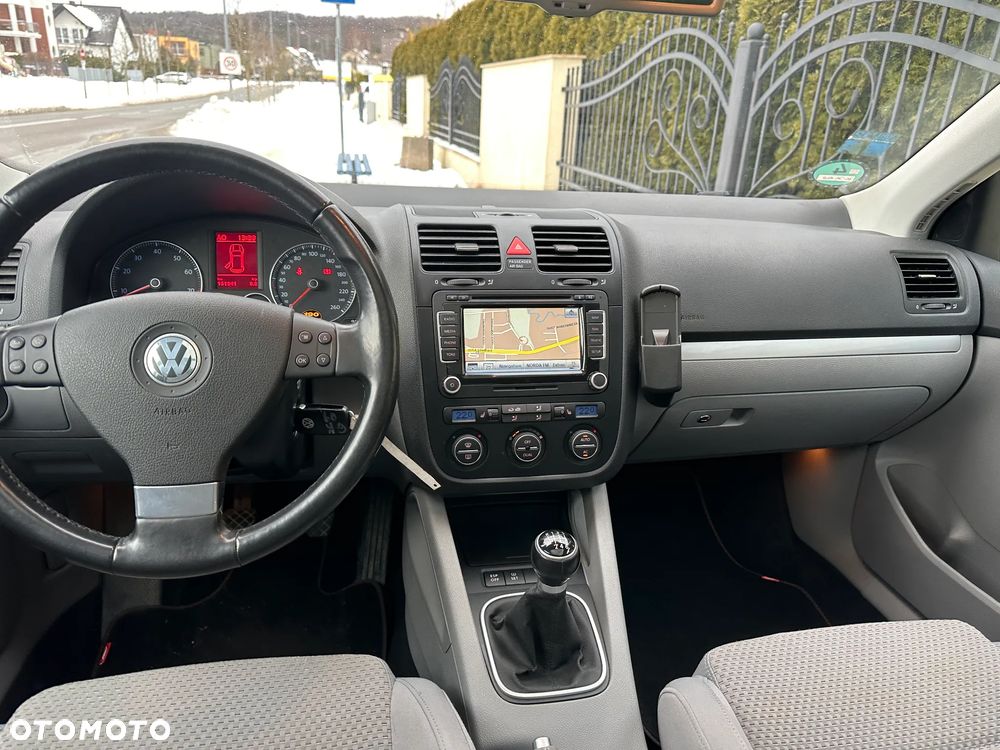 Volkswagen Golf - 5