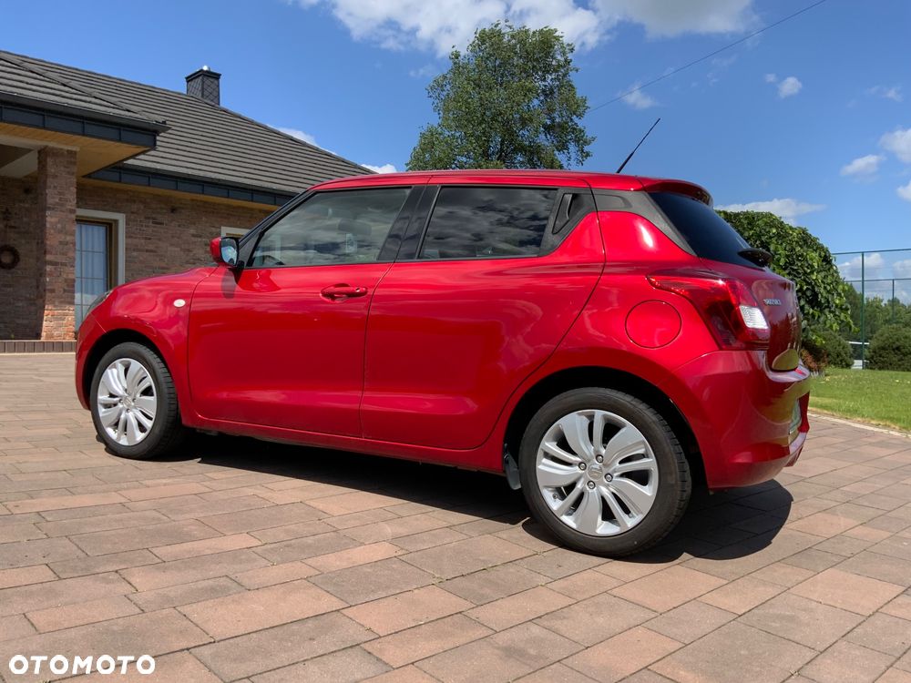 Suzuki Swift 1.2 Premium Plus CVT - 12