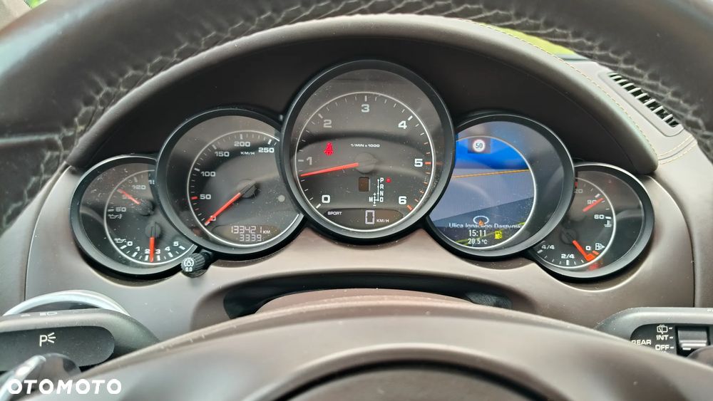 Porsche Cayenne Platinum Edition - 36