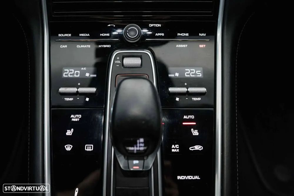 Porsche Panamera 4 E-Hybrid Platinum Edition - 34