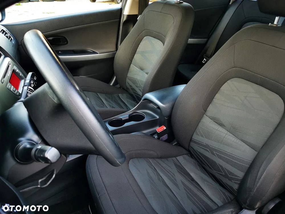 Kia Ceed - 10