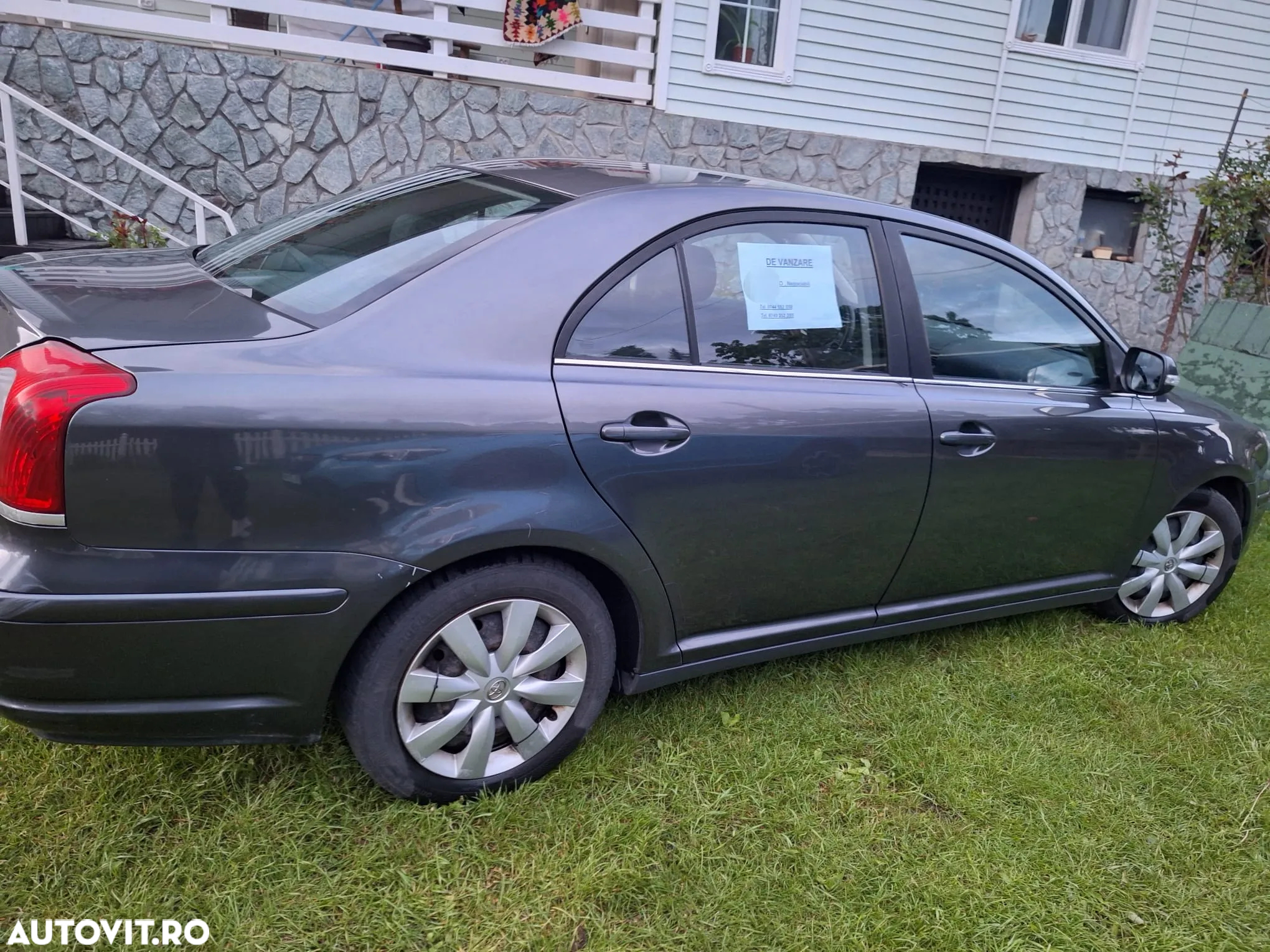 Toyota Avensis 1.6 Comfort - 10