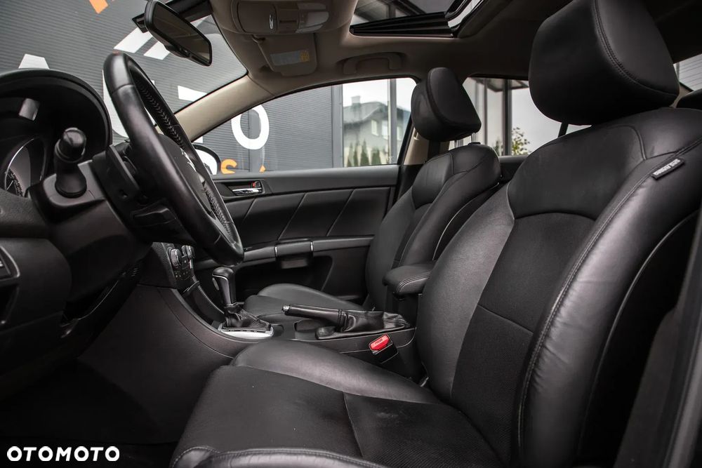 Suzuki Kizashi 2.4 Sport 4WD CVT - 18