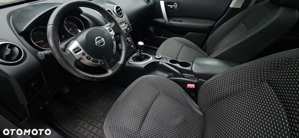 Nissan Qashqai 2.0 dCi 4 x 4 DPF tekna - 19