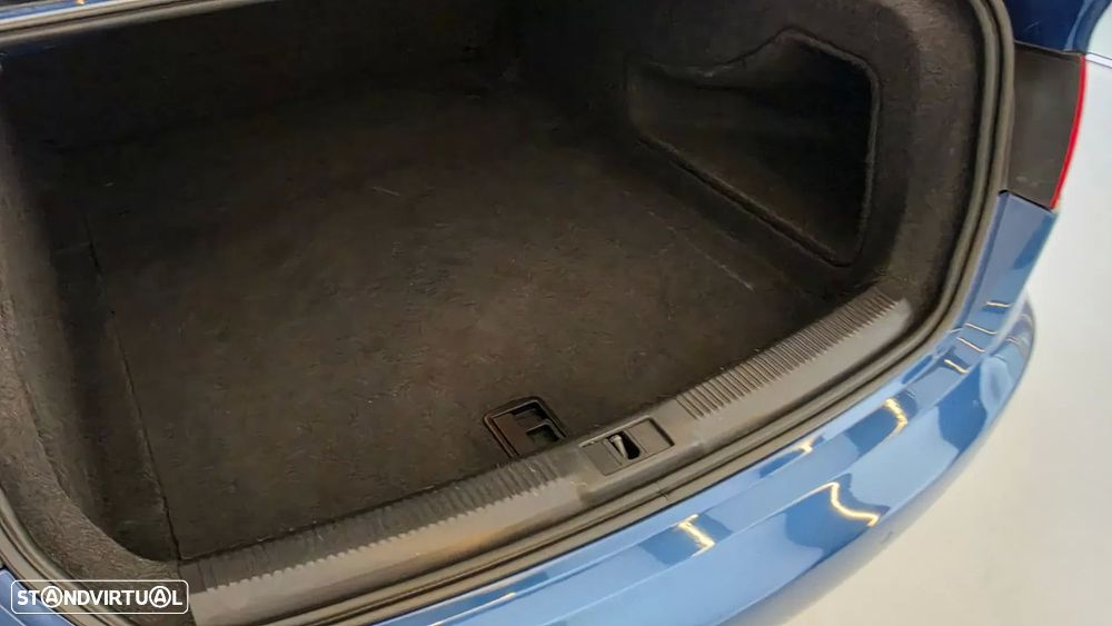Audi A4 2.0 TDI multitronic - 25
