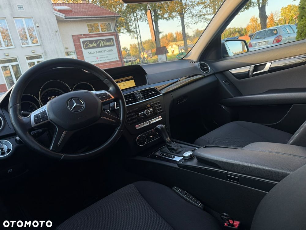 Mercedes-Benz Klasa C 220 CDI 7G-TRONIC Edition - 17
