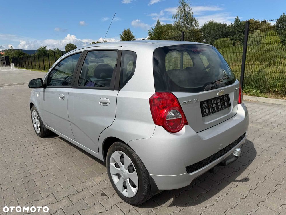 Chevrolet Aveo - 5