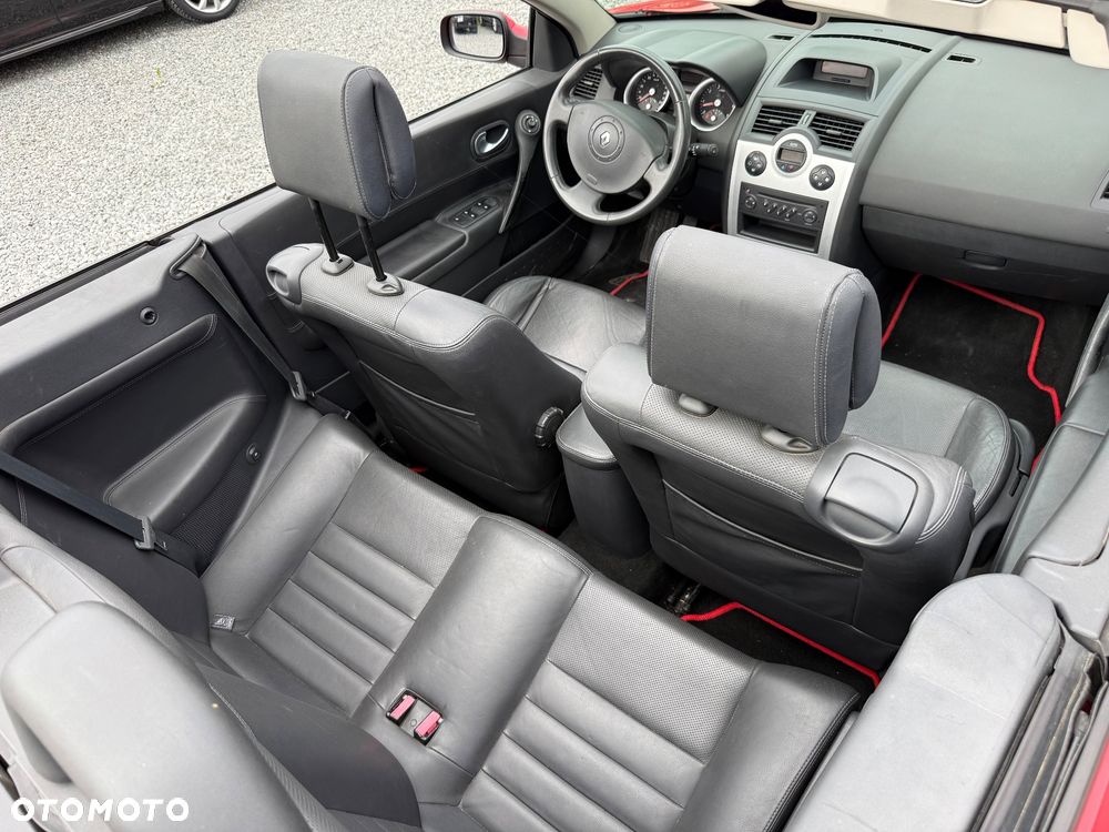Renault Megane 1.6 Dynamique - 9