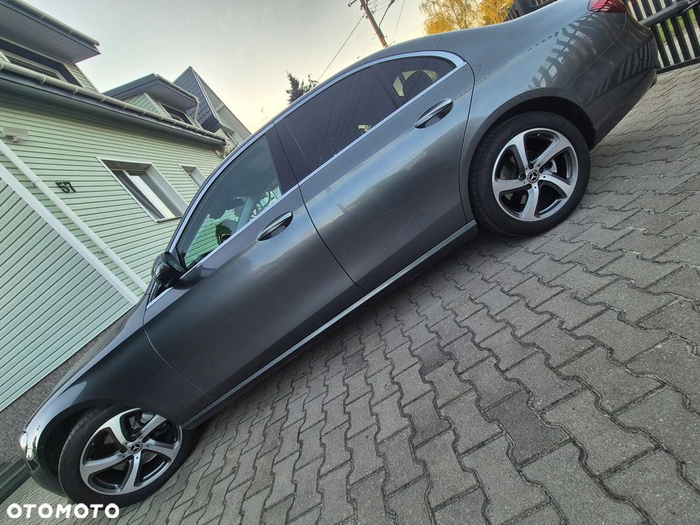 Mercedes-Benz Klasa E 200 4-Matic - 4