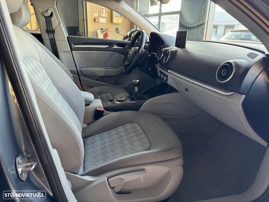 Audi A3 Sportback - 19