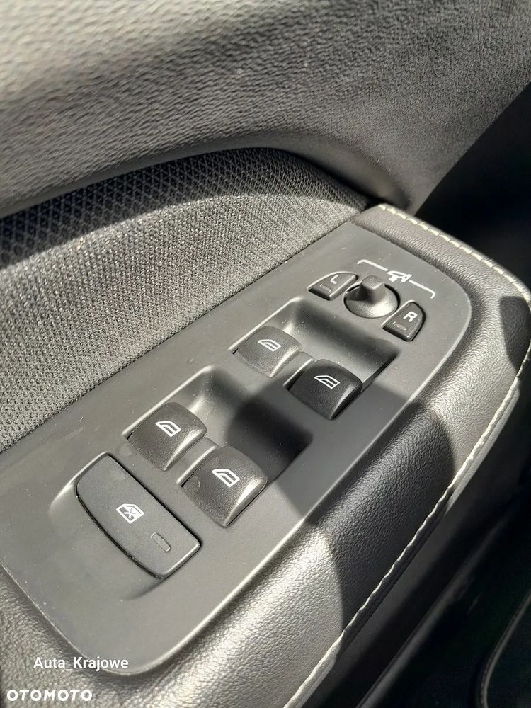 Volvo V60 B3 B R-Design - 27
