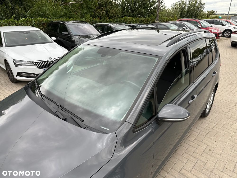 Volkswagen Touran - 32