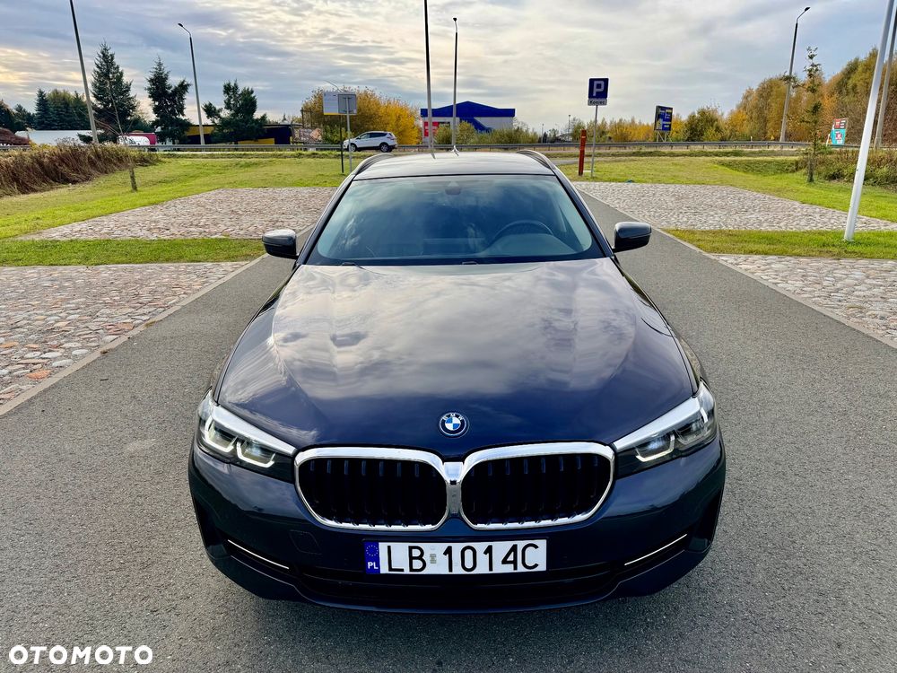 BMW Seria 5 2022 photo 3