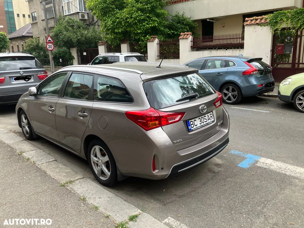 Toyota Auris 1.6 L Valvematic CVT Luna - 2