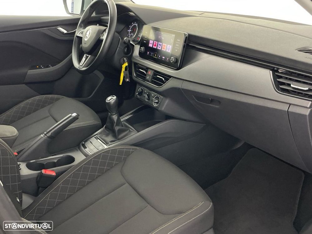 Skoda Scala 1.0 TSI Ambition — fotografia 24