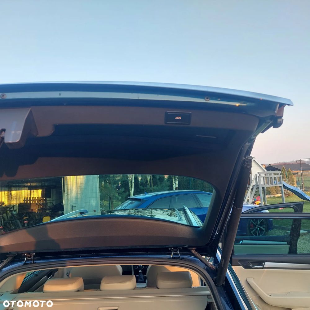 Skoda Superb 2.0 TDI DSG Premium Edition - 22