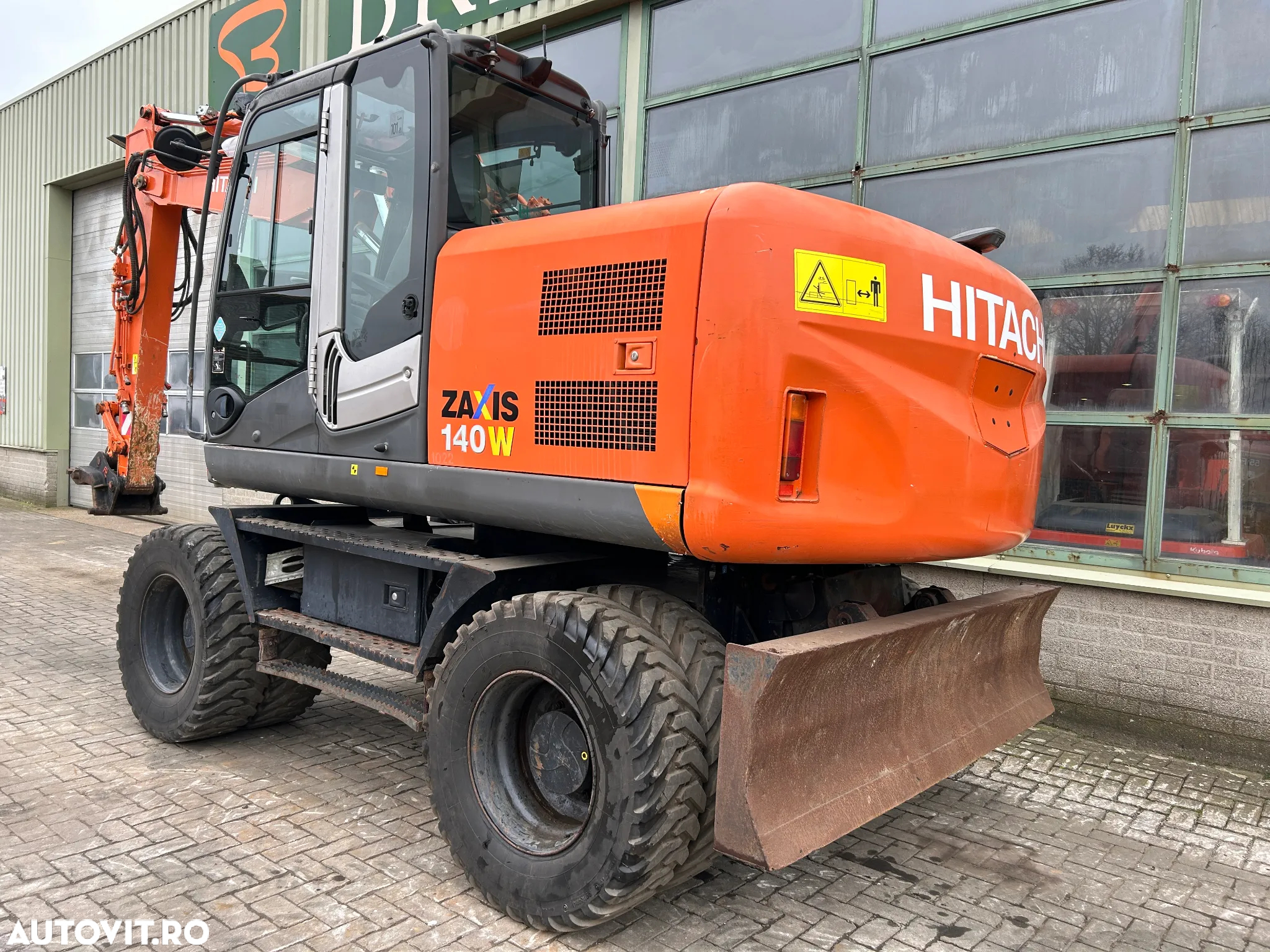 Hitachi ZX 140W-3 - 8