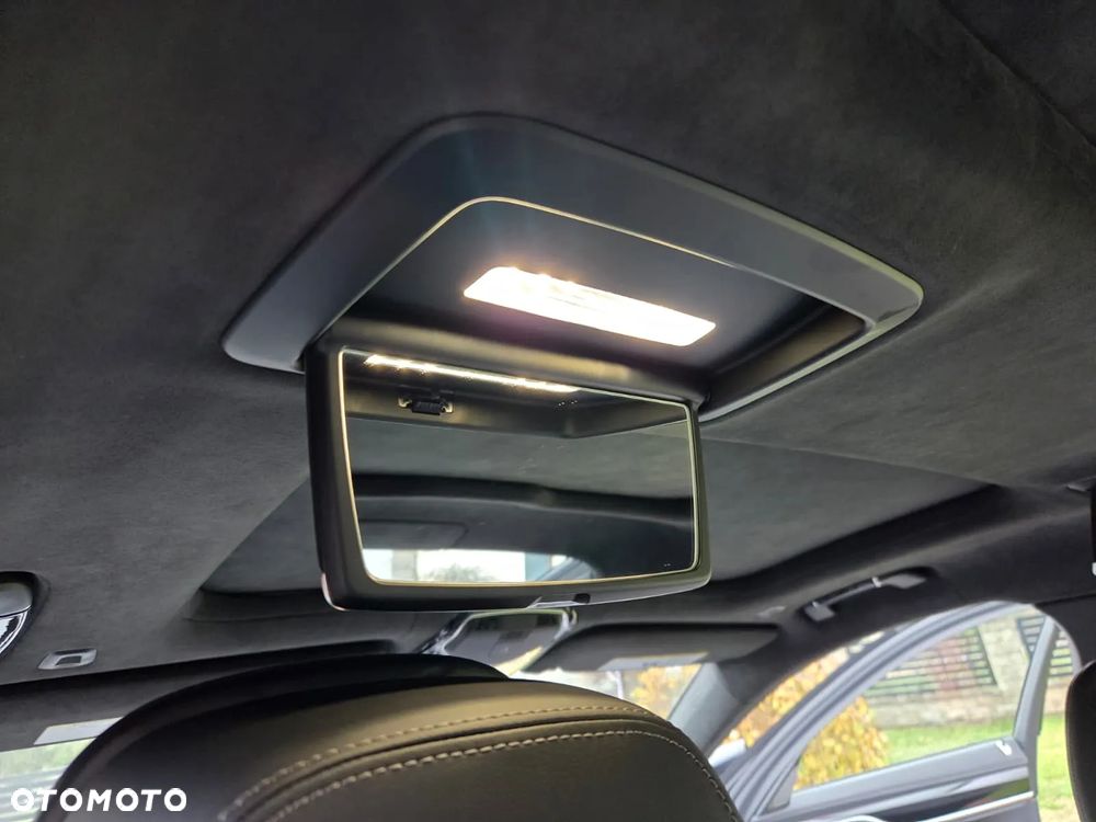 BMW Seria 7 M760Li xDrive - 25