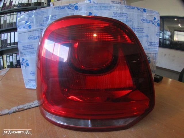 Farol Tras 6R0945095N 6R0945111B 6R0945095P VW POLO 6R FASE 1 2014 1.6TDI 90CV 5P VERMELHO TE ORIGINAL - 1