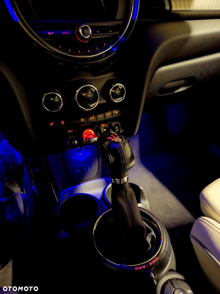 MINI Cooper Standard - 15