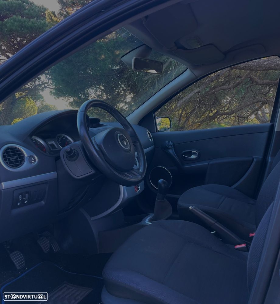 Renault Clio 1.2 16V Dynamique - 8