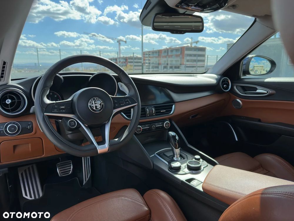 Alfa Romeo Giulia 2.0 Turbo Veloce - 9