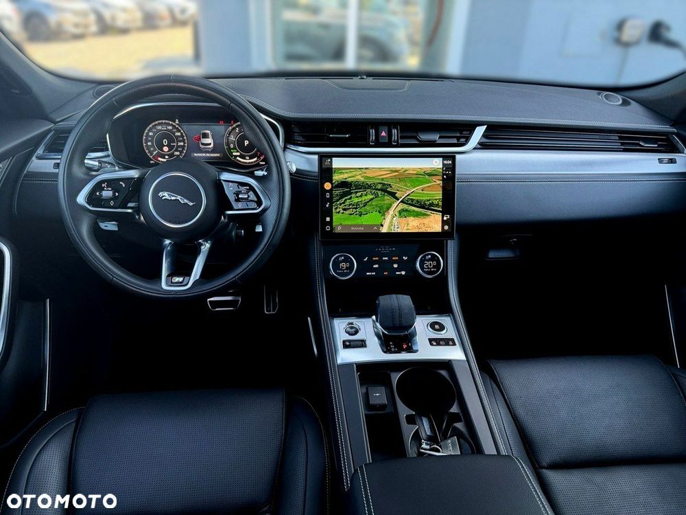 Jaguar F-Pace - 19