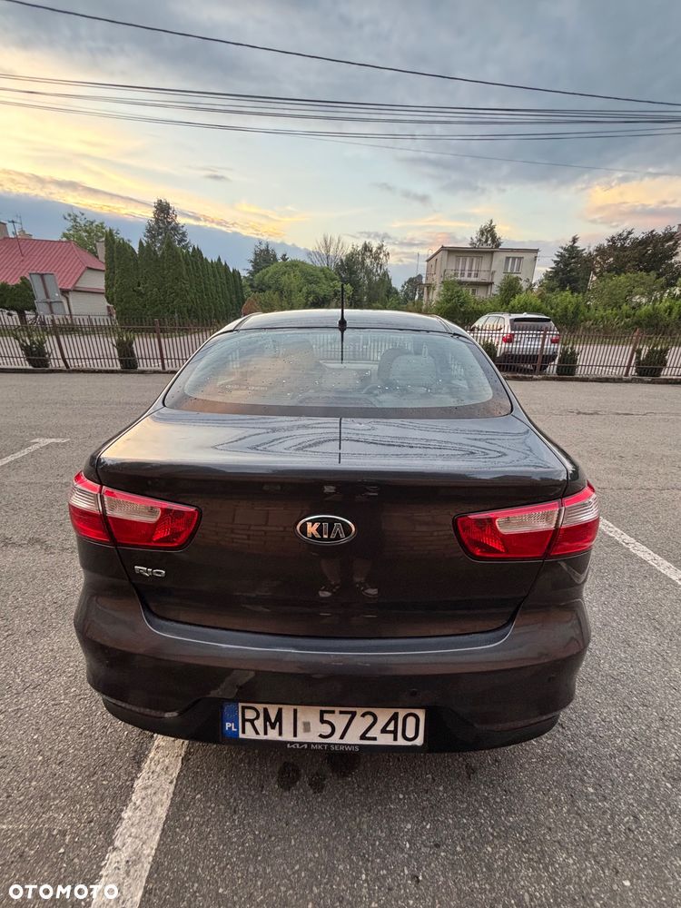 Kia Rio 1.2 L - 7