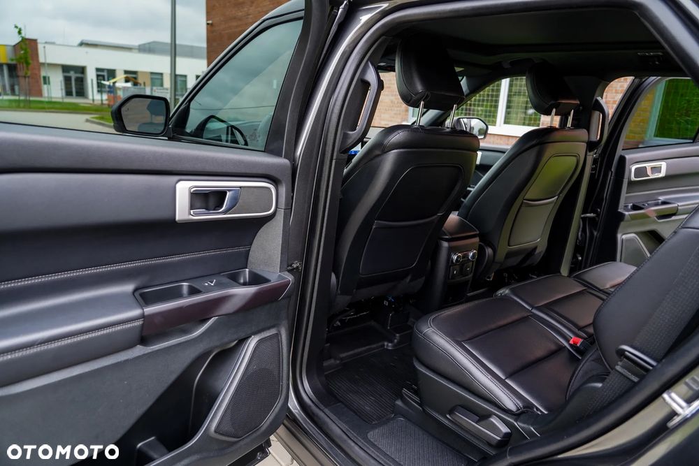 Ford Explorer - 11